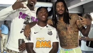 谁更像粉丝？甲亢哥偶遇莫兰特&amp;小贾 用的还是三折叠