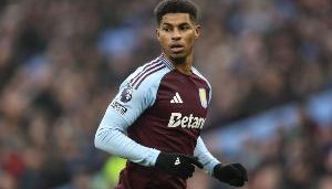 记者：尽管被剥夺10号，拉什福德没有怨恨情绪且愿重回曼联