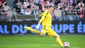 队报：维拉接近签下布雷斯特门将比佐特，上赛季法甲出场32次